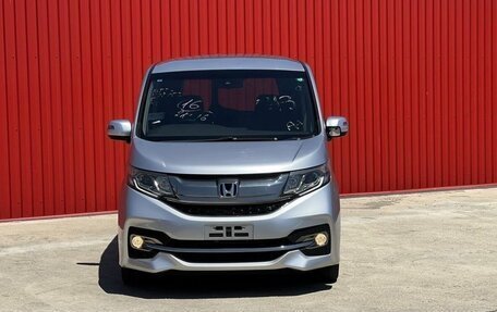 Honda Stepwgn IV, 2017 год, 1 650 000 рублей, 2 фотография