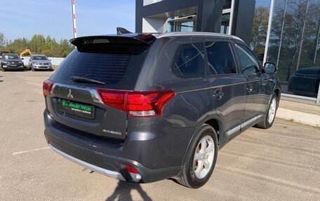 Mitsubishi Outlander III рестайлинг 3, 2017 год, 1 650 000 рублей, 6 фотография