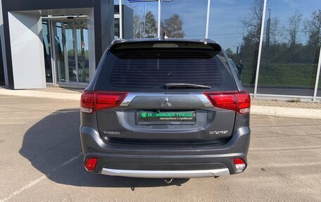 Mitsubishi Outlander III рестайлинг 3, 2017 год, 1 650 000 рублей, 7 фотография
