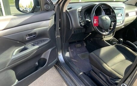 Mitsubishi Outlander III рестайлинг 3, 2017 год, 1 650 000 рублей, 9 фотография