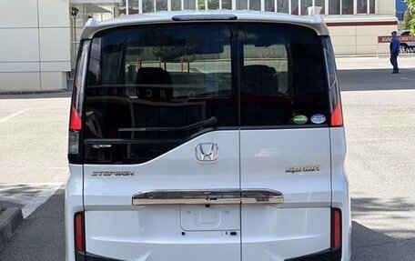 Honda Stepwgn IV, 2022 год, 2 000 000 рублей, 4 фотография