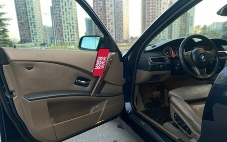 BMW 5 серия, 2004 год, 1 230 000 рублей, 9 фотография