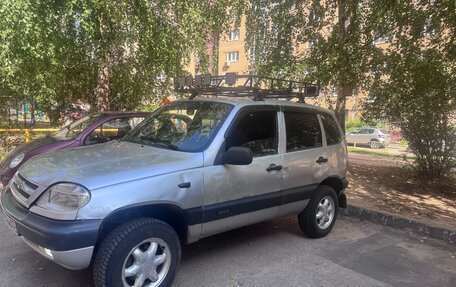 Chevrolet Niva I рестайлинг, 2003 год, 255 000 рублей, 2 фотография