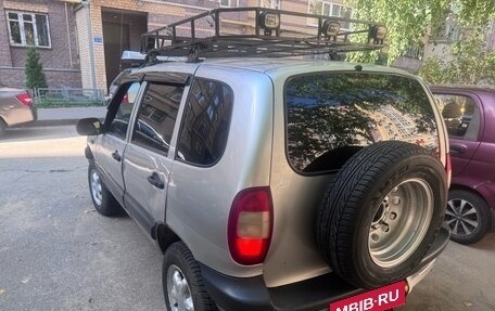 Chevrolet Niva I рестайлинг, 2003 год, 255 000 рублей, 3 фотография