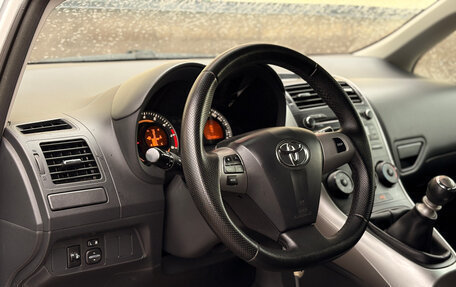 Toyota Auris II, 2011 год, 780 000 рублей, 10 фотография