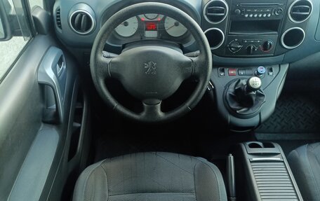 Peugeot Partner II рестайлинг 2, 2011 год, 750 000 рублей, 24 фотография
