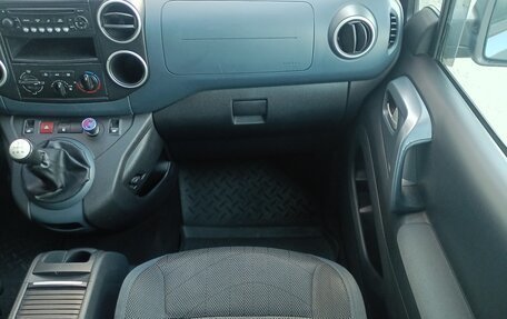 Peugeot Partner II рестайлинг 2, 2011 год, 750 000 рублей, 25 фотография
