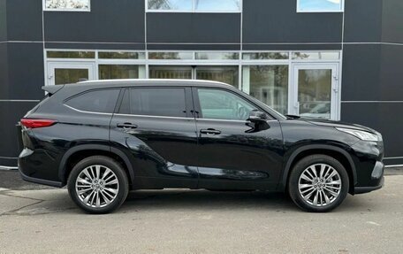 Toyota Highlander, 2024 год, 7 490 000 рублей, 4 фотография