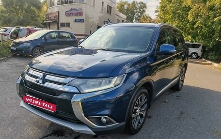 Mitsubishi Outlander III рестайлинг 3, 2015 год, 1 750 000 рублей, 2 фотография