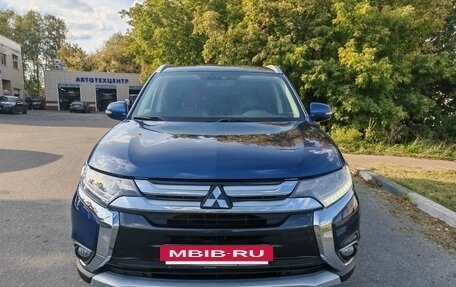 Mitsubishi Outlander III рестайлинг 3, 2015 год, 1 750 000 рублей, 5 фотография