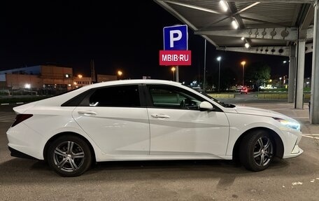 Hyundai Elantra, 2021 год, 1 950 000 рублей, 4 фотография