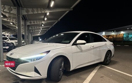 Hyundai Elantra, 2021 год, 1 950 000 рублей, 2 фотография