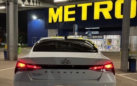 Hyundai Elantra, 2021 год, 1 950 000 рублей, 6 фотография
