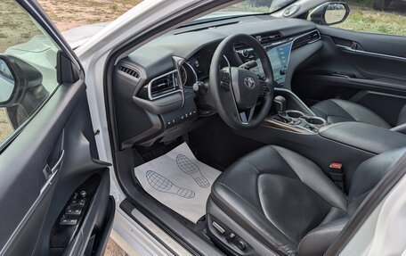 Toyota Camry, 2020 год, 2 740 000 рублей, 7 фотография