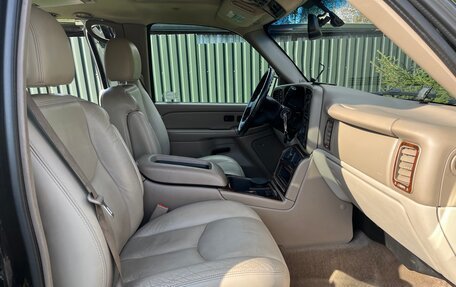 Chevrolet Tahoe II, 2005 год, 1 800 000 рублей, 14 фотография