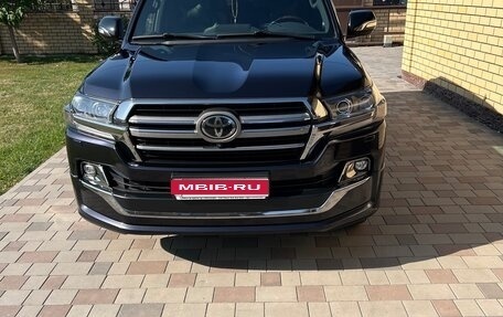 Toyota Land Cruiser 200, 2019 год, 9 350 000 рублей, 1 фотография