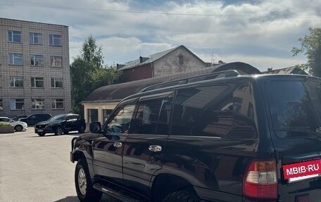 Toyota Land Cruiser 100 рестайлинг 2, 2005 год, 2 600 000 рублей, 6 фотография