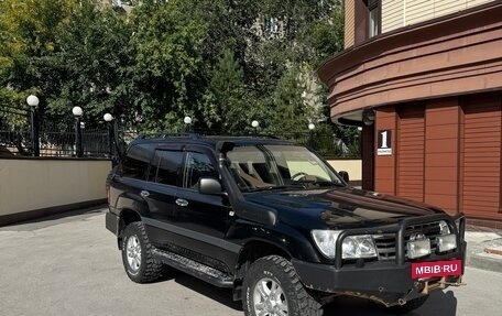 Toyota Land Cruiser 100 рестайлинг 2, 2005 год, 2 600 000 рублей, 2 фотография