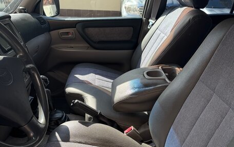 Toyota Land Cruiser 100 рестайлинг 2, 2005 год, 2 600 000 рублей, 10 фотография