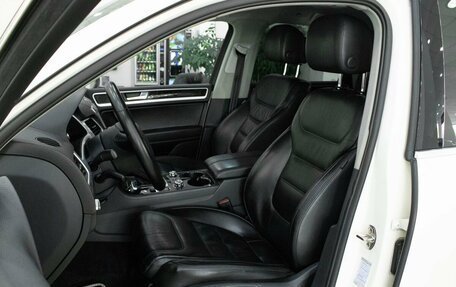 Volkswagen Touareg III, 2011 год, 1 799 000 рублей, 13 фотография