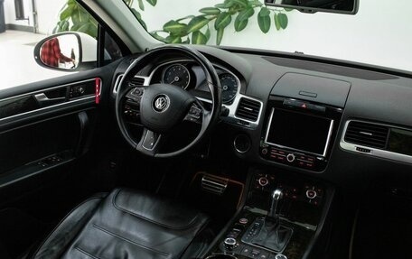 Volkswagen Touareg III, 2011 год, 1 799 000 рублей, 14 фотография