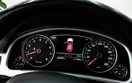 Volkswagen Touareg III, 2011 год, 1 799 000 рублей, 28 фотография
