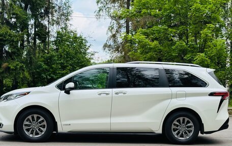 Toyota Sienna, 2021 год, 5 100 000 рублей, 4 фотография