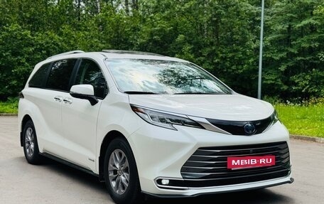 Toyota Sienna, 2021 год, 5 100 000 рублей, 3 фотография