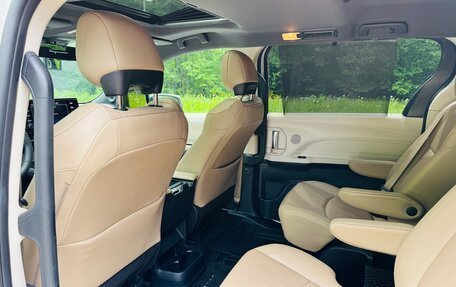 Toyota Sienna, 2021 год, 5 100 000 рублей, 10 фотография