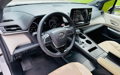Toyota Sienna, 2021 год, 5 100 000 рублей, 12 фотография