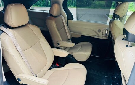 Toyota Sienna, 2021 год, 5 100 000 рублей, 15 фотография