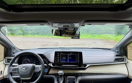 Toyota Sienna, 2021 год, 5 100 000 рублей, 18 фотография