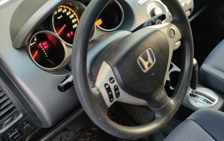 Honda Jazz I рестайлинг, 2006 год, 700 000 рублей, 13 фотография