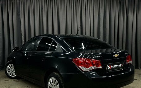 Chevrolet Cruze II, 2010 год, 679 777 рублей, 4 фотография