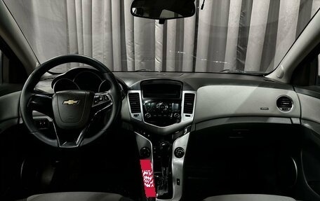 Chevrolet Cruze II, 2010 год, 679 777 рублей, 11 фотография