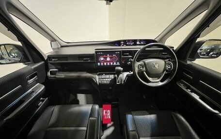 Honda Stepwgn IV, 2015 год, 1 690 000 рублей, 22 фотография