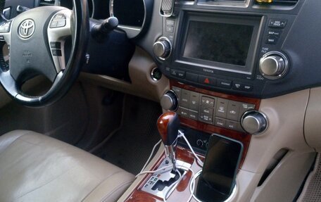 Toyota Highlander III, 2010 год, 1 650 000 рублей, 5 фотография
