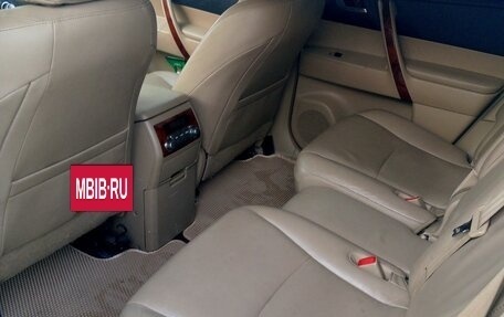 Toyota Highlander III, 2010 год, 1 650 000 рублей, 6 фотография
