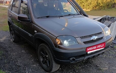 Chevrolet Niva I рестайлинг, 2017 год, 750 000 рублей, 3 фотография