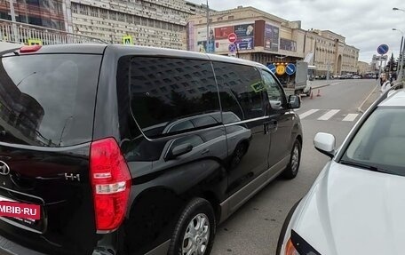 Hyundai H-1 II рестайлинг, 2015 год, 3 000 000 рублей, 3 фотография