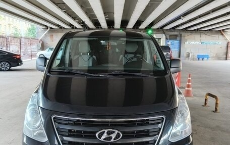 Hyundai H-1 II рестайлинг, 2015 год, 3 000 000 рублей, 6 фотография