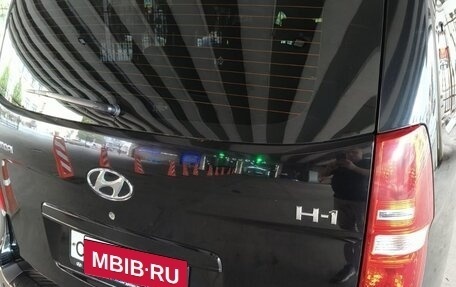 Hyundai H-1 II рестайлинг, 2015 год, 3 000 000 рублей, 11 фотография