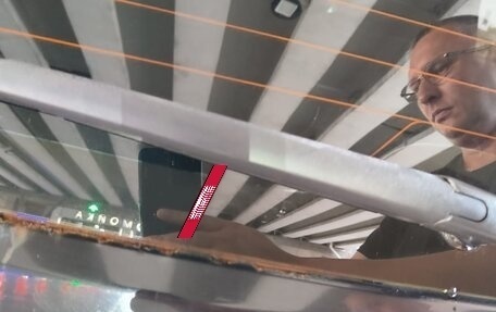 Hyundai H-1 II рестайлинг, 2015 год, 3 000 000 рублей, 13 фотография