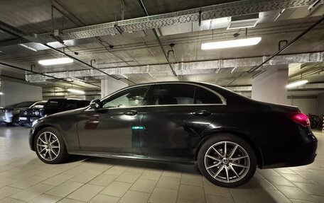 Mercedes-Benz E-Класс, 2021 год, 2 650 000 рублей, 4 фотография