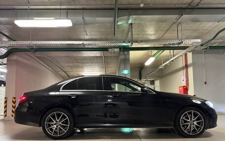 Mercedes-Benz E-Класс, 2021 год, 2 650 000 рублей, 3 фотография