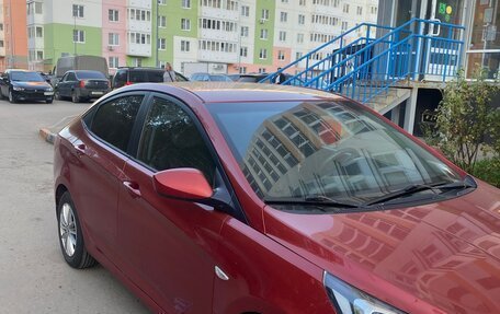 Hyundai Solaris II рестайлинг, 2011 год, 530 000 рублей, 4 фотография