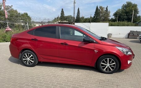 Hyundai Solaris II рестайлинг, 2015 год, 1 100 000 рублей, 2 фотография