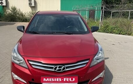 Hyundai Solaris II рестайлинг, 2015 год, 1 100 000 рублей, 3 фотография