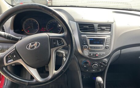 Hyundai Solaris II рестайлинг, 2015 год, 1 100 000 рублей, 6 фотография