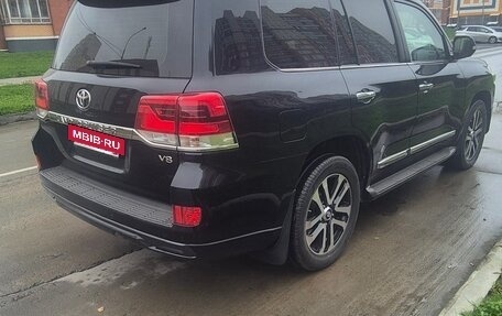 Toyota Land Cruiser 200, 2016 год, 7 198 000 рублей, 4 фотография